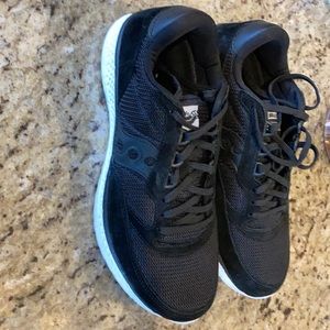 Saucony Everun Black Size 9.5 Women- like new